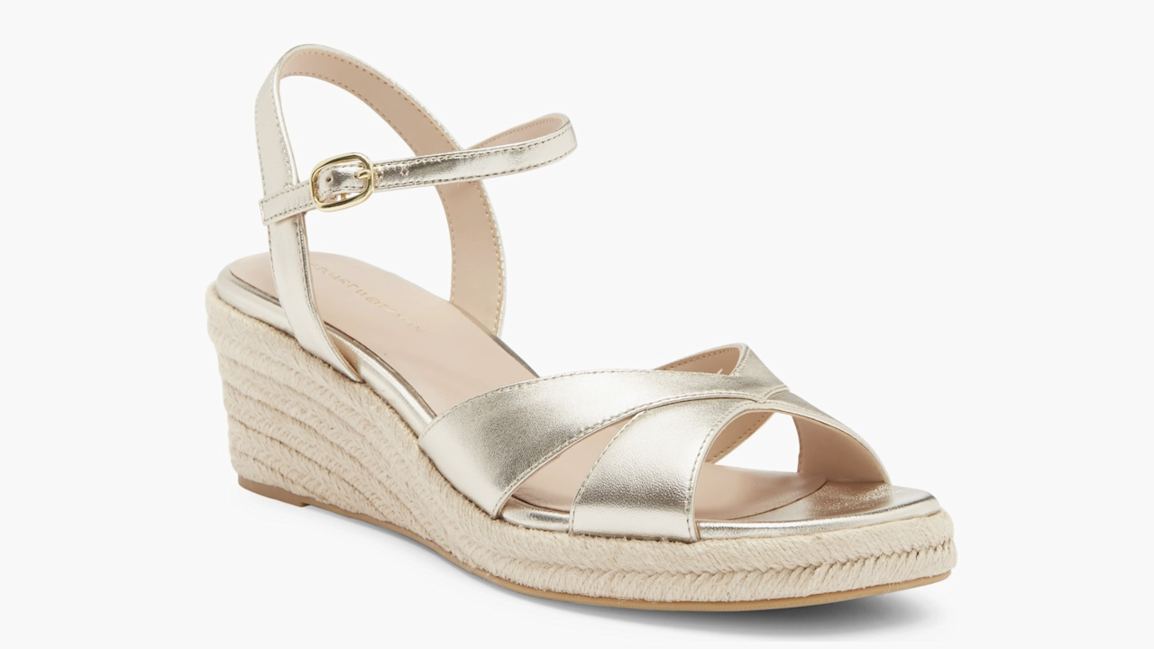 Jennifer Aniston Swears by these Stylish Sandals – Shop Her Look, Starting at $ 26 – ryan