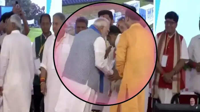 What Premier Modi said in Upendra Kushwaha’s ear on stage in Siwan, the discussions in political corridors have