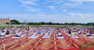 Yoga Day: Yoga took place in Maharajganj, decided to stay healthy -yoga all practiced in the Maharajganj promise to stay healthy