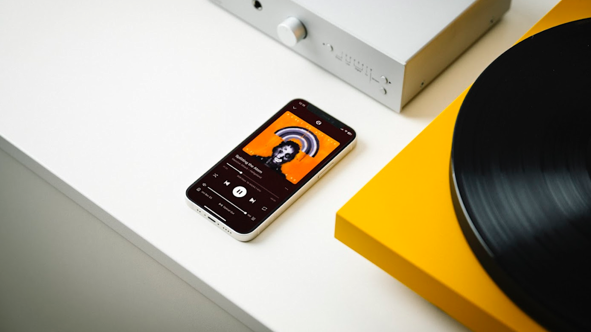 professional-ject’s-contemporary-streaming-field-combines-tidy-streaming-with-analogue-warmth