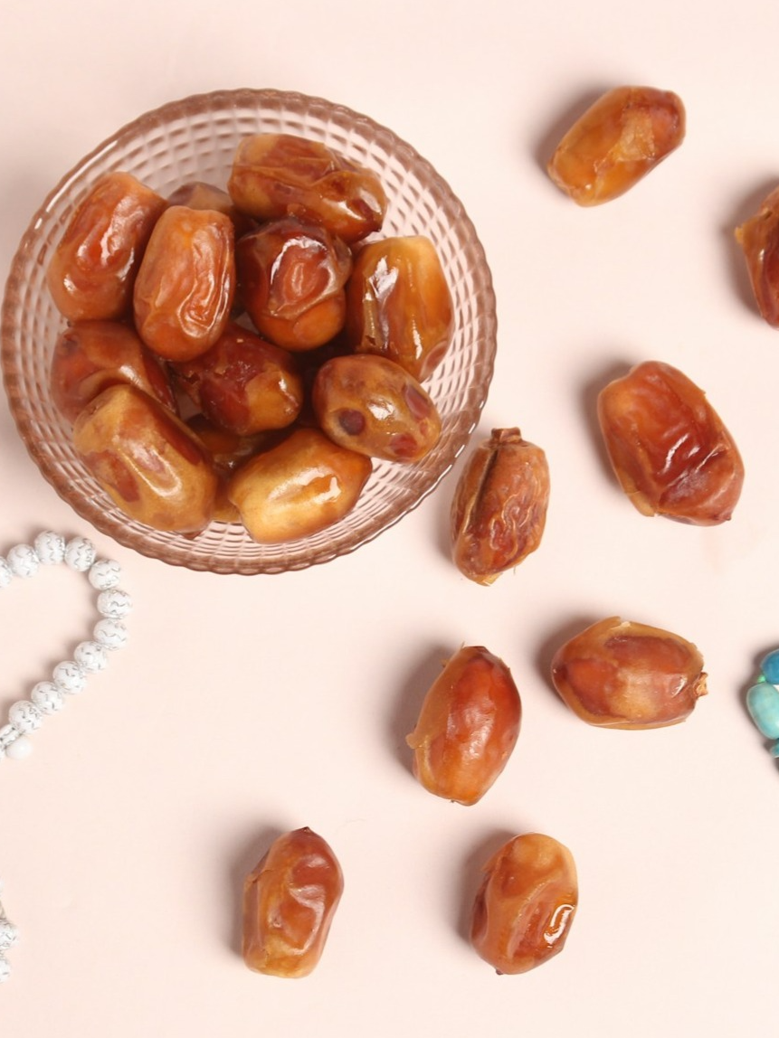 Who is the largest producer of dates?