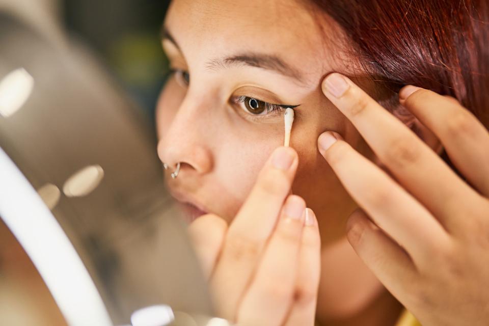 How to Cover Dark Circles Over 50, Acciting to Bobbi Brown – ryan