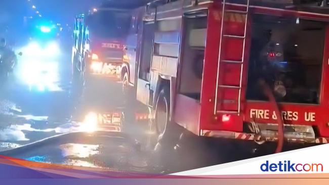 3 kiosk-17 loose on the Kebon Kembang Bogor market allegedly burned Korshut