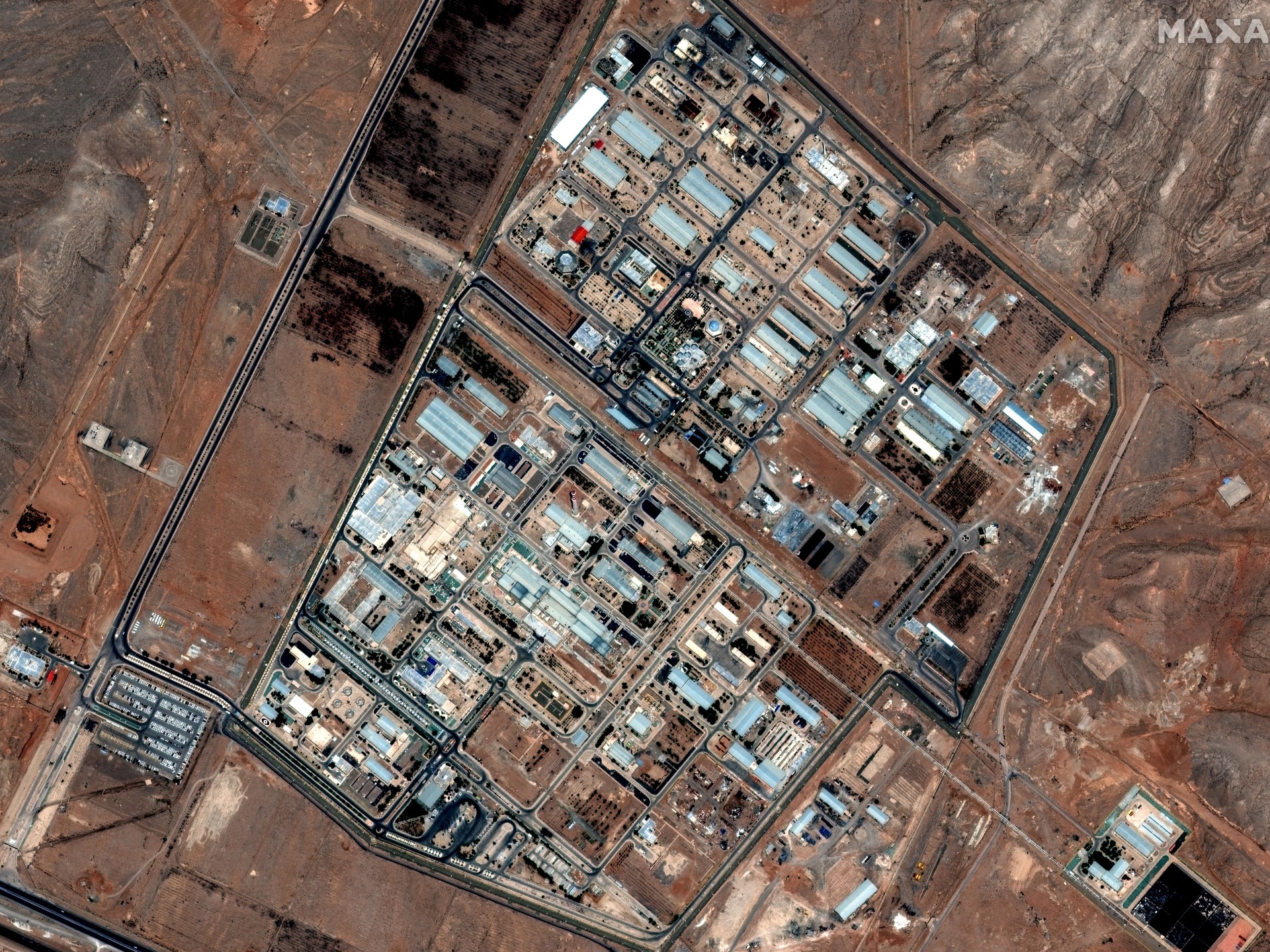 Israel Strikes Iran’s Isfahan Nuclear Site, Buildings on Fire in Tel Aviv