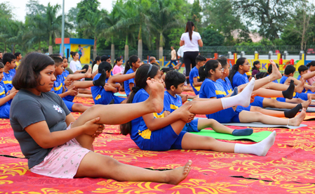 International Yoga Day: Yoga -Day celebrated with enthusiasm in Inketara and Raipur in Chhattisgarh
