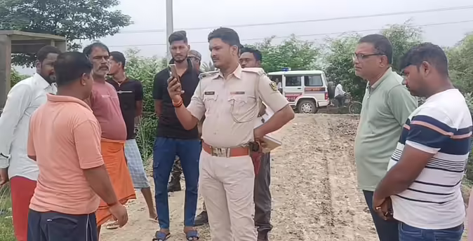 Armed attack of crimes in building the construction of the construction building of Panchayat in Dharhara in Munger, extortion of five lakh calls claimed