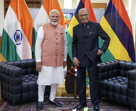 Prime Minister Modi talks to Mauritius’s Prime Minister, discussion on strengthening strategic partnership