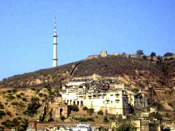 Do you also like the things of history, so you also have to do the weekend of this place of the country?