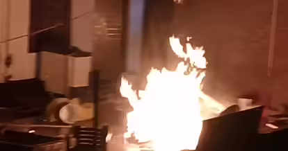 Firefighter ran away with a cylinder burning with fire, see son saved his mother’s life