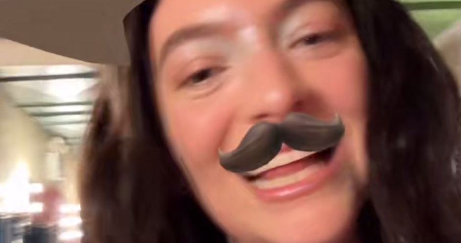 lorde-changed-into-once-lip-syncing-for-her-lifestyles-on-tiktok-are-living