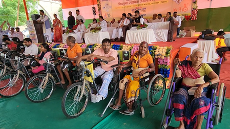 Divyangajans and senior citizens of Bhagalpur appreciate PM Modi’s National Vyoshri and Edip Yojana