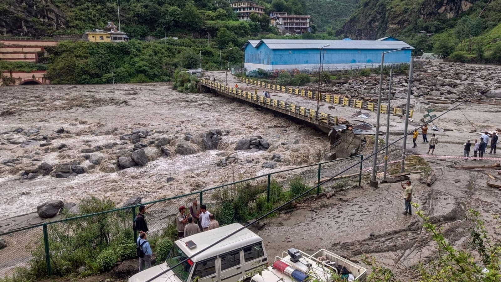 Himachal CloudBurst: 2 Death, more than 20 swept away; Orange warning issued for heavy rain on Thursday | Top updates | Today news