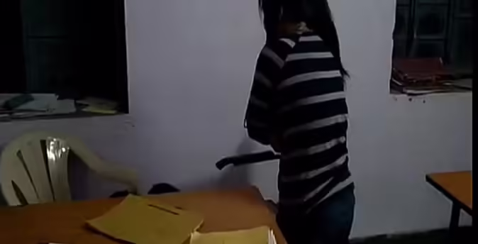 Mathematics teacher placed a dirty condition in front of the student, she was forced … Blood will be cooked to hear the incident