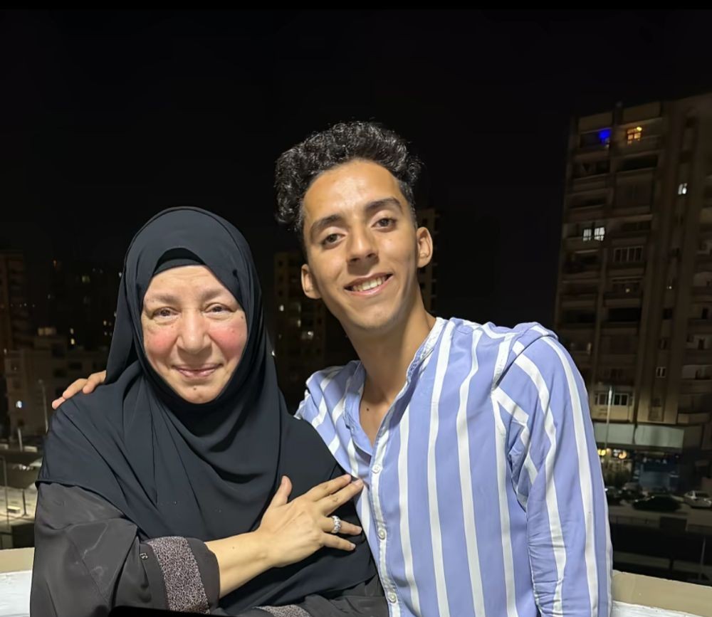 كواليس الخروج المفاجئ للفنانة عبلة كامل من عزلتها الطويلة.. هل غضبت من نشر صورها؟