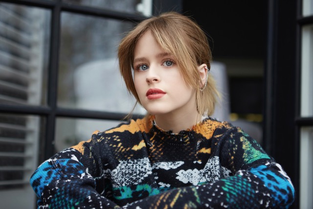 lulu-wilson-no-britanick-comedy-at-hulu