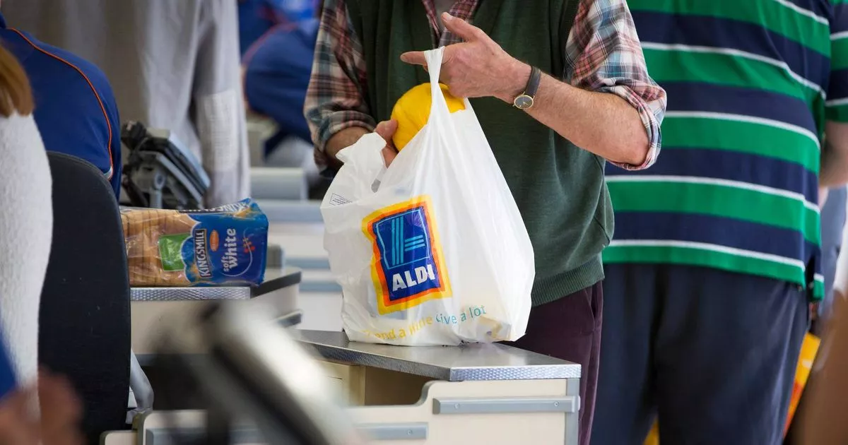aldi-purchasers-direct-identical-thing-about-‘humiliating’-bag-coverage-after-checkout