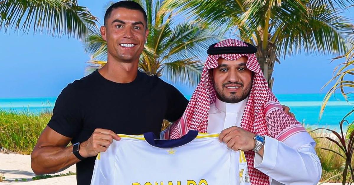 وفق تقارير صحافية، رونالدو سيحصل ضمن عقده الجديد مع نادي النصر على مرتب يومي قدره 2.4 مليون…