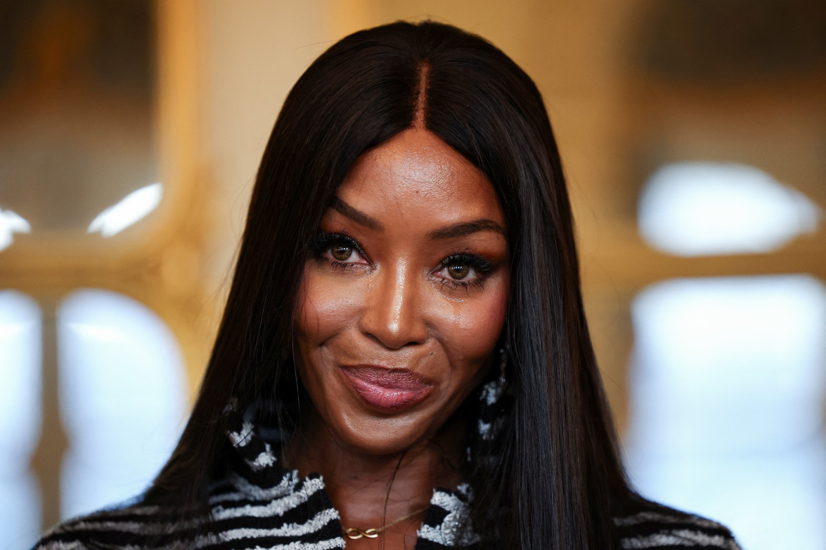 Legendary Supermodel, 55, is unrecognizable with blonde Hair in Sheer Lace Dress – ryan