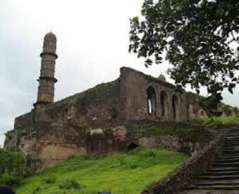 If you make a plan to visit Madhya Pradesh, visit Burhanpur definitely, otherwise the trip will remain incomplete