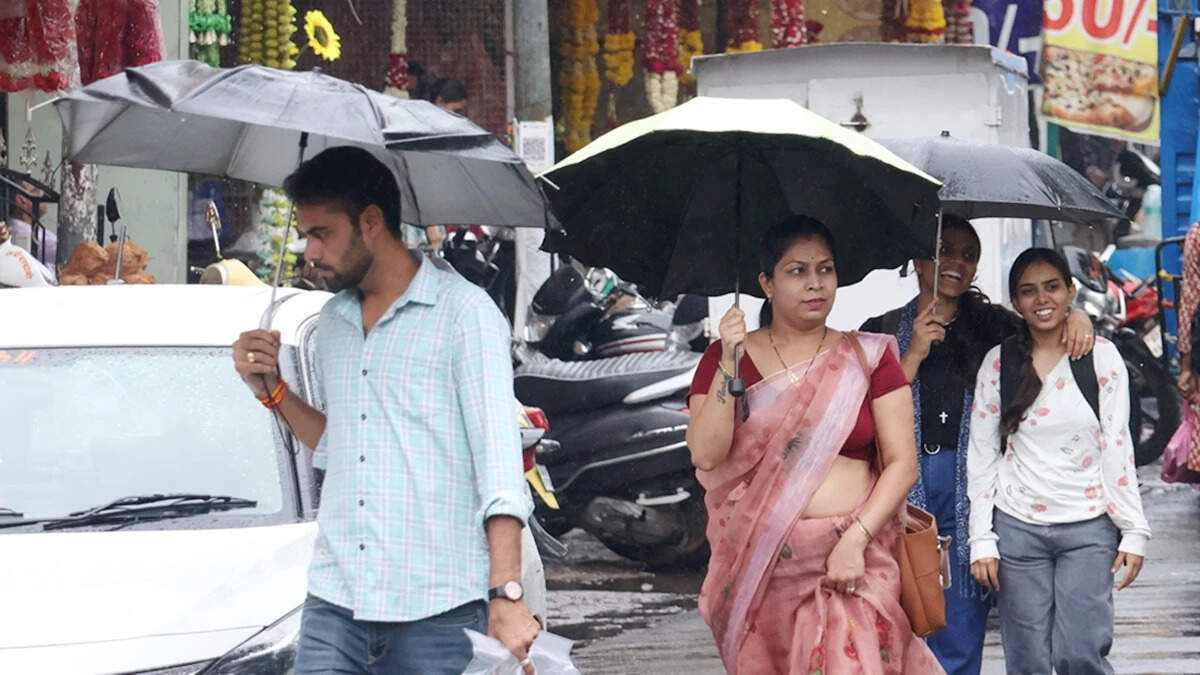 The clouds showed kindness in Indore, strong rain in the eastern part of the city