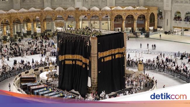 The tradition of replacing Kiswah Ka’bah every 1 Muharam: History and meaning