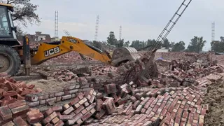 Bulldozer -ATTRIBUTION: In this area of ​​Sonipat, fierce thunder bulldozers, people kept watching; Construction was demolished within a few hours – Bulldozer Action Bulldozer fiercely affected in this area of ​​Sonipat and constructions were demo