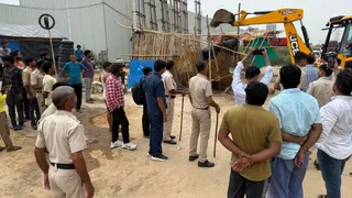 Bulldozer Action: Gurugram Fell Thunder Bullying, Illegal Dhabas in three kilometers and nurseries broke – Gurugram Metropolitan Development Authority has demolished illegal Dhabas and nurseries in a three kilometer area