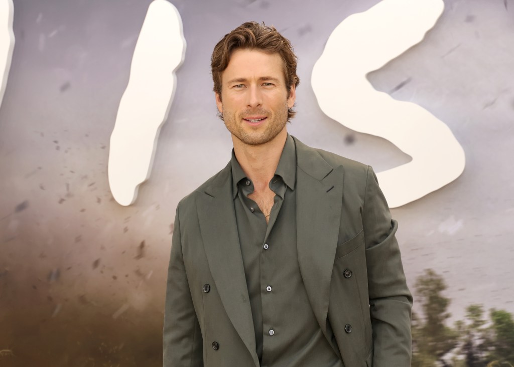 glen-powell-starring-in-ron-howard-firefighter-movie
