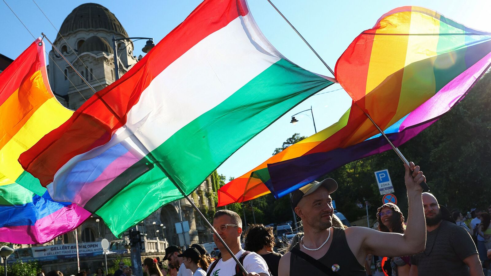 Rainbow Defiance? Tens of thousands of flood Boooest Streets for prohibited Pride March | Today news