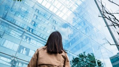 younger-workers-are-struggling-to-catch-work:-linkedin-exec-shares-advice