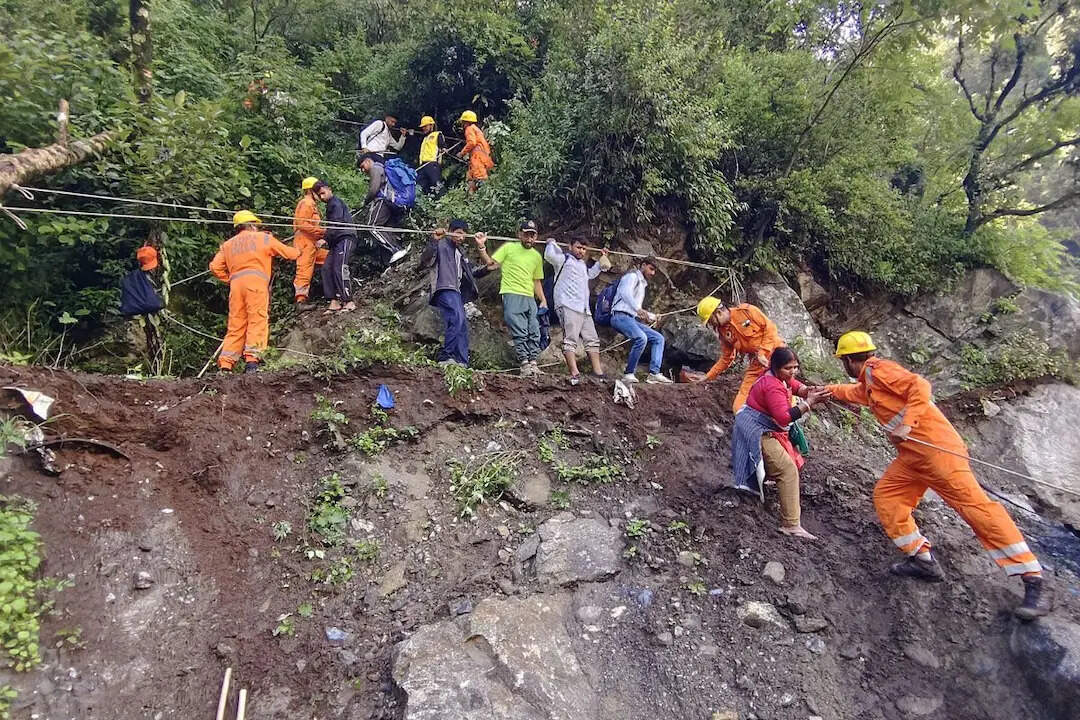 Rudraprayag bus accident: three dead, 9 missing, busy passenger bus in Alaknanda River