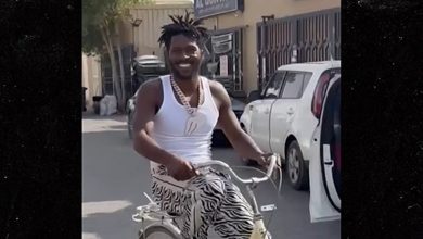 antonio-brown-all-smiles-on-bike-lumber-in-spite-of-warrant