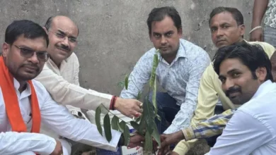 Up News: BJP leaders in Etawah Heard PM Modi’s ‘Mann Ki Benat’, also planted trees -BJP leaders listen to PM Modis Mann Ki Benefit in Etawah