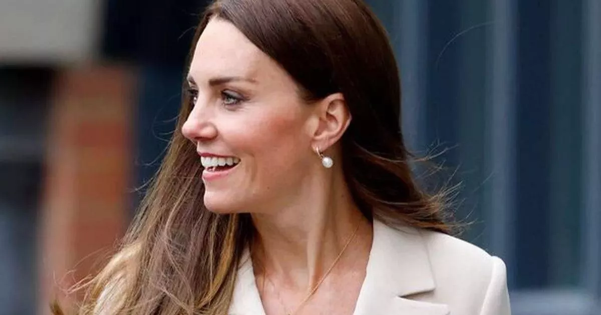 middleton’s-glide-to-jewelyry-designate-has-up-to-50%-off-along-side-52-off-her-earrings