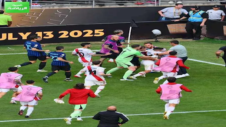 12-صورة-ترصد-أول-خناقة-في-كأس-العالم-للأندين-ريفر-بليت-وإنتر-ميلان