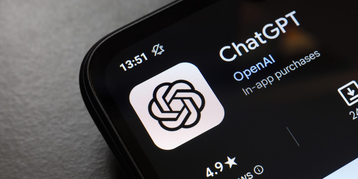 chatgpt-hit-with-‘partial-outage,’-openai-working-on-repair