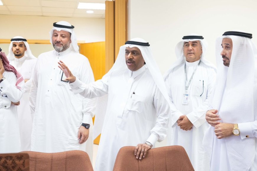 نائب-وشير-المرة-يصور-الم-ال-الم-المقمة