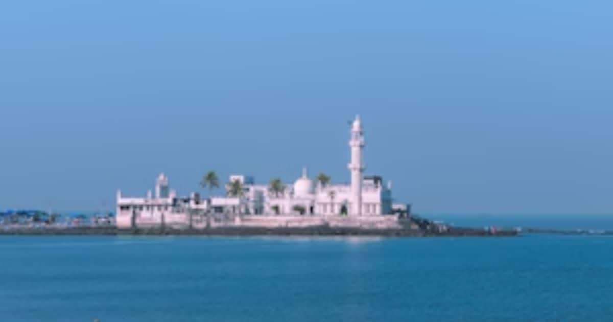 Action against speakers, 5 Dargahs in Mumbai take Supreme Court