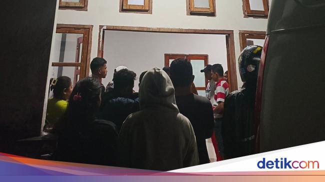 UGM students who were lost in an upside -down longboat in Maluku were found dead
