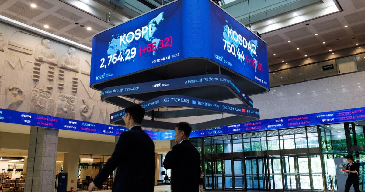 Money flows under the world’s markets to the hottest shares of South Korea