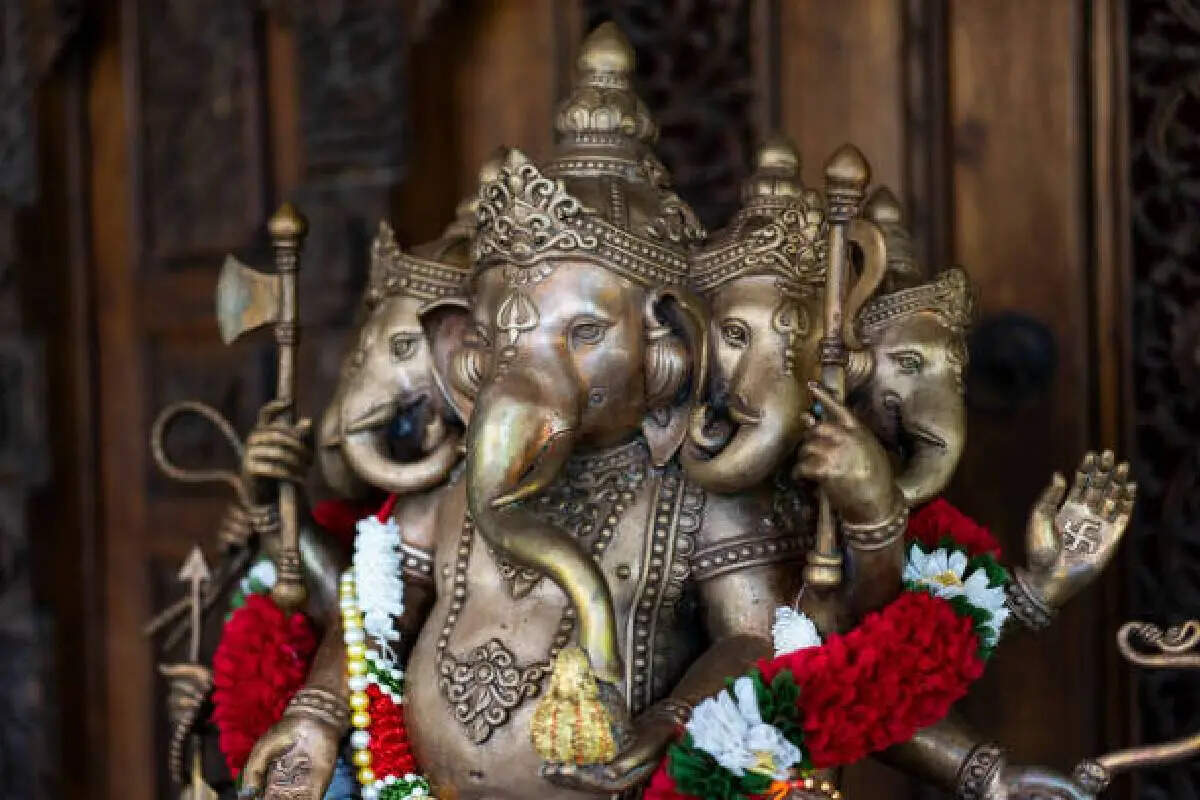 What is the Divinity of Shri Ganeshashtakam? Learn the mystery that makes it the most effective hymn of ganapati worship
