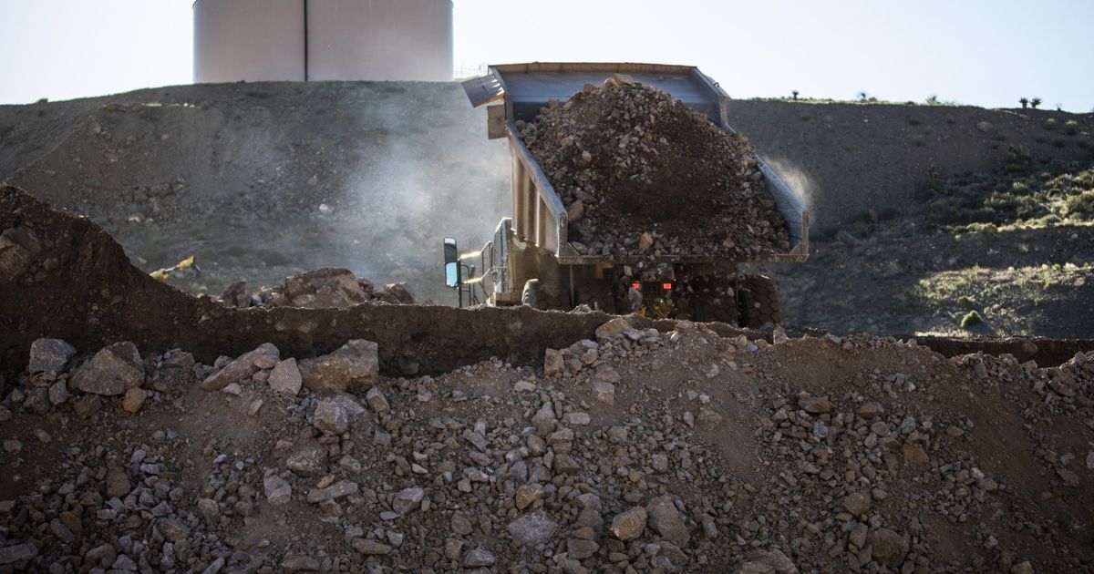 Apple contracts the purchase of rare minerals from the Pentagon MB