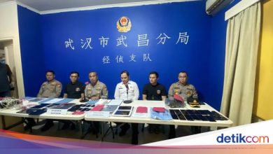 Police arrest 11 wn China rent a luxury home in South Jakarta becoming an online headquarters
