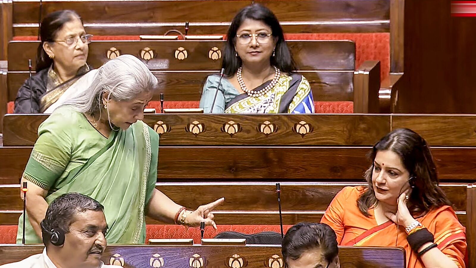Priyanka Chaturvededi’s facial reaction in RS is going to viral like Jaya Bachchan tell Sena-Ft MP ‘Don’t Control Me’ | Today news