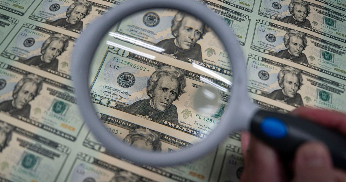 Currency contracts show a decrease in dollar -momentum with the risk of risks