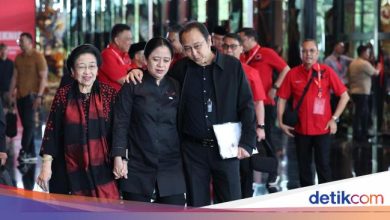 Prananda Moment embraces Puan at the Bali Pdip Bimtek event