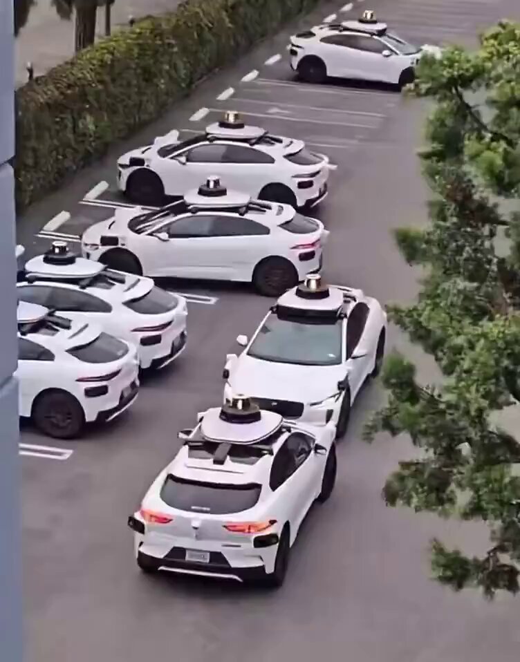 سيارات تسوق نفسها