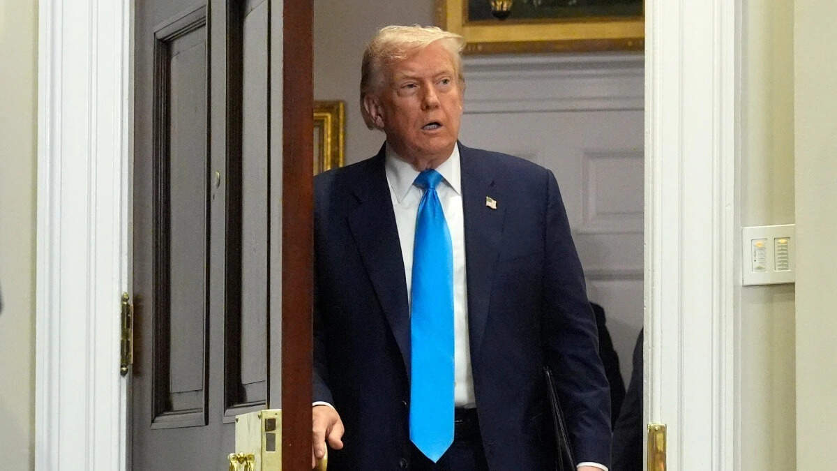 Lack of safety or internal conspiracy in the safety of the US president? Trump’s mysterious woman is stunned in Trump’s Air Convoy