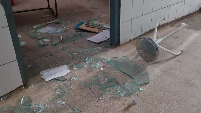After the death of the maternity, there was a Rukus in the Narcatiaganj Divisional Hospital, the doctors and health professionals on duty, ran away -after the death of the pregnant woman there was a rough in the Anesthet Tone Hospital Hospital