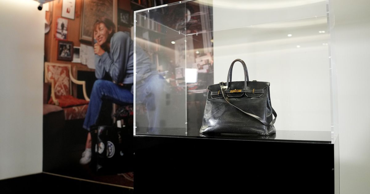 The most expensive bag in the world .. “Hermes Berkin” is sold at 10 million dollars